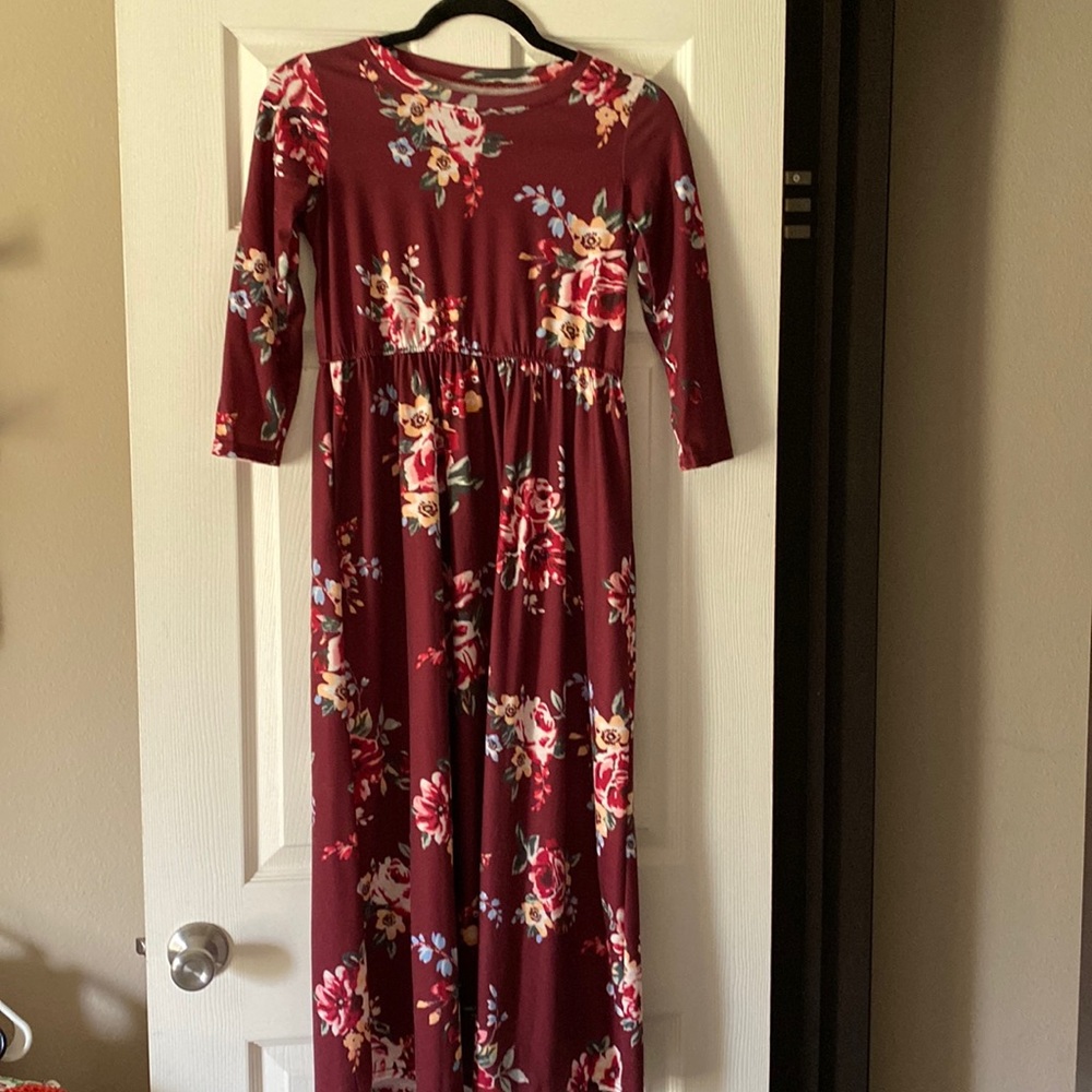 Girls extra large (14-16) floral dress with 3–4 sleeves